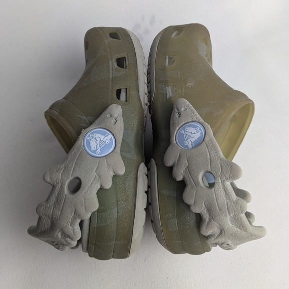 CROCS baby Shark Sandals Size 4-5 Gray Color Waterproof - Picture 5 of 7